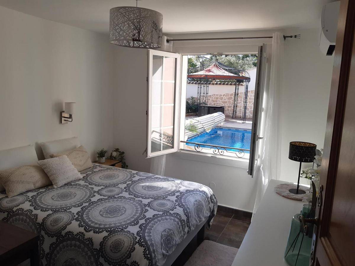 Appartement entier, Piscine avec charme et tranquillité au coeur du Var in Le Cannet-des-Maures, Région de Draguignan