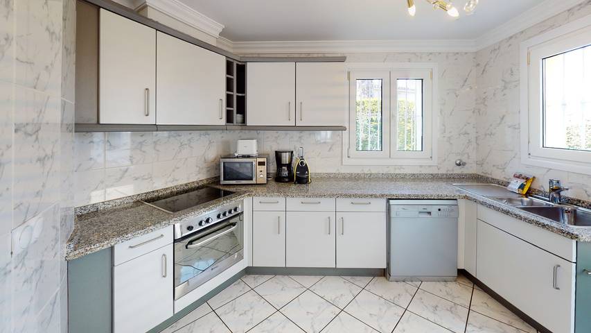 Villa für 6 Personen, mit Terrasse und Garten in Oliva - 4