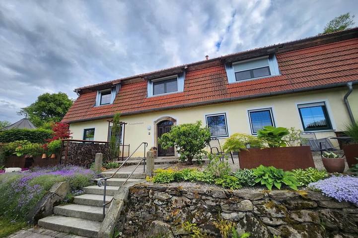 Ferienwohnung für 4 Personen, mit Whirlpool und Terrasse sowie Sauna in Furth im Wald