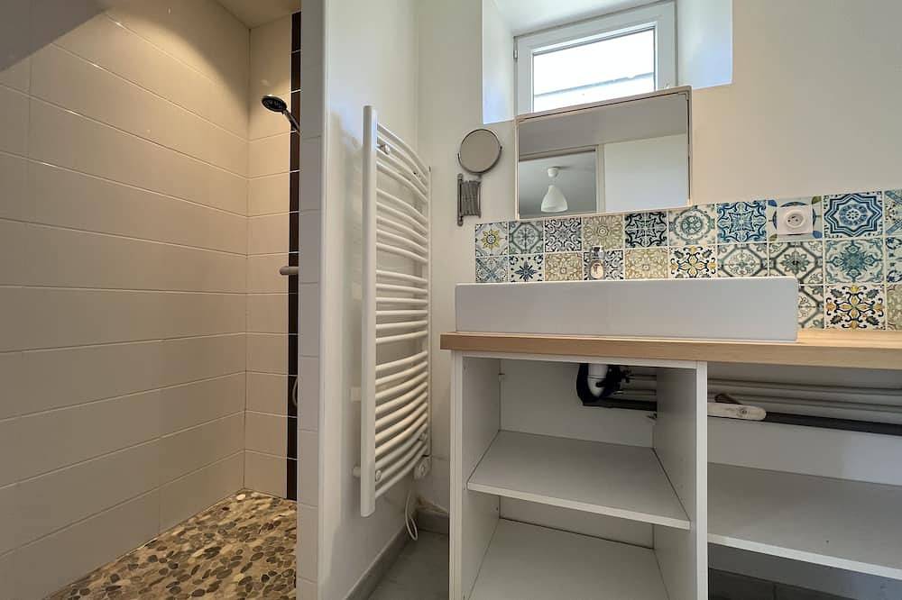 Apartamento entero, A 2 mm à Pieds des Thermes Valvital Appartement Rénové de Plain-pied in Lons-le-Saunier, Jura