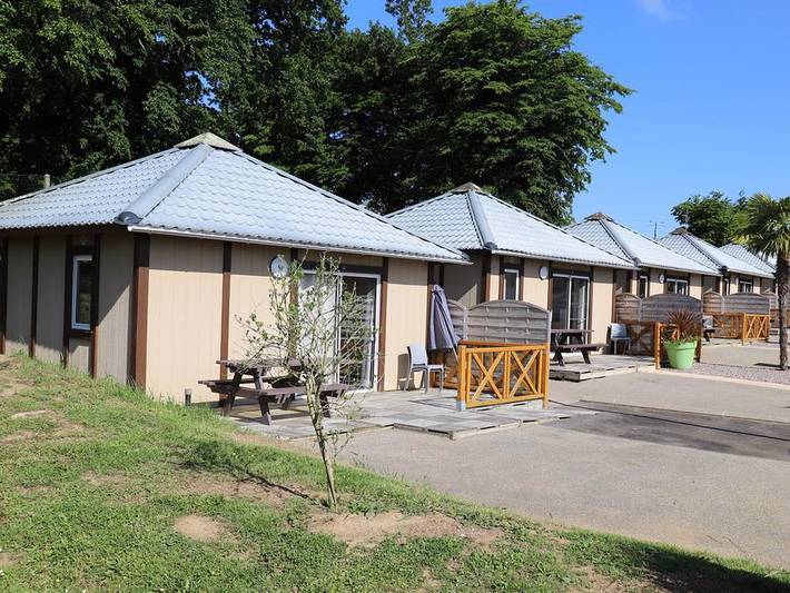 Flower Camping La Hallerais - Mobilhome 4 personnes - Chalet Standard 35m² - 2 chambres + terrasse non-couverte - Pmr in Taden, Région de Dinan