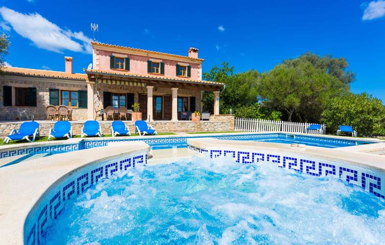 Maison de campagne "Es Corto" avec vue sur les montagnes, piscine et Wi-Fi in Artà, Majorque de l'Est