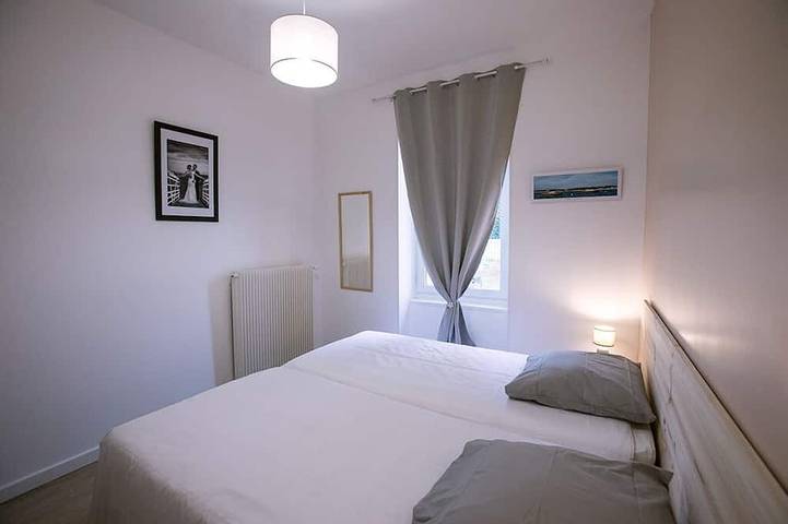 Location de vacances pour 8 personnes, avec jardin et terrasse à Sallebœuf - 4