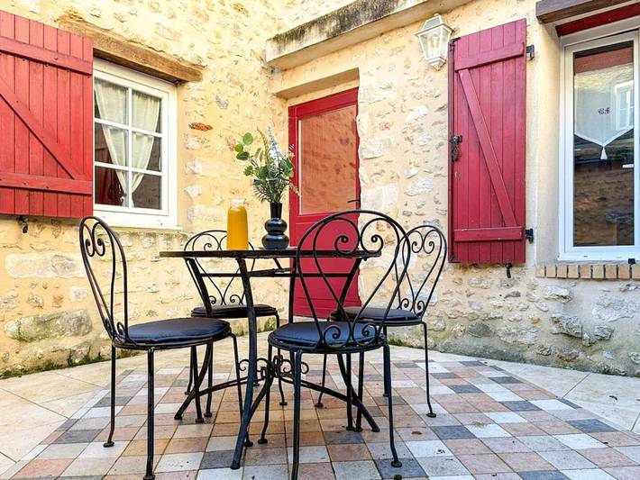 Location de vacances pour 4 personnes, avec terrasse et vue à Larchant