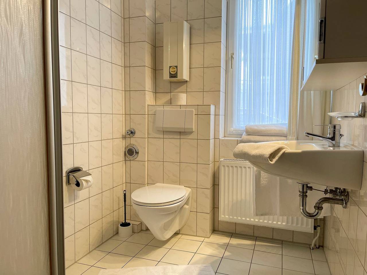 Ganze Wohnung, Nordseeperle Whg 4 - strandnahe Ferienwohnung direkt am Deich für bis zu 4 Personen in Duhnen, Cuxhaven