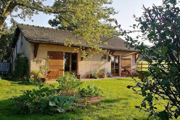 Chambre d’hôte pour 5 personnes, avec jardin à Viry (Saône-et-Loire)