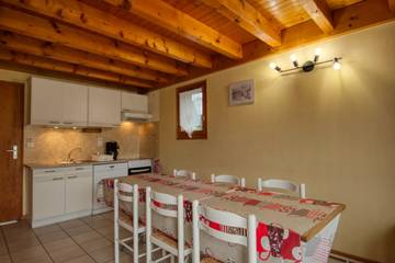 Chalet for 7 Guests in Morillon, Western Alps, Picture 4
