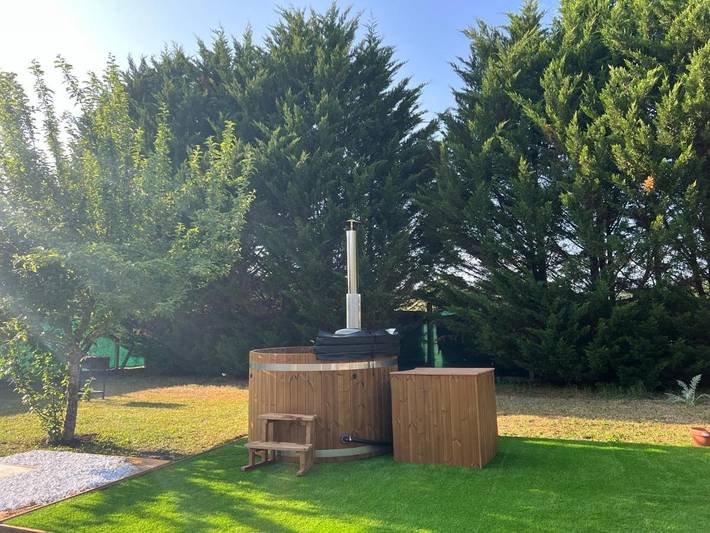 Gîte pour 8 personnes, avec sauna ainsi que vue et jardin, animaux acceptés à Dornecy