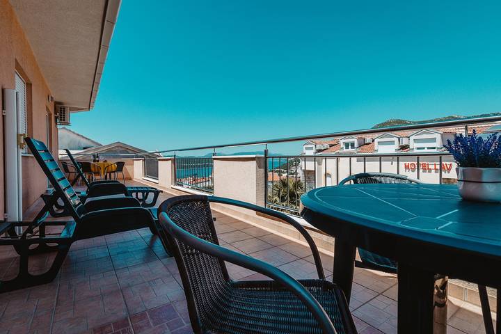 Ganze Wohnung, Komfortables Apartment mit Balkon und Meerblick in Neum in Neum, Bosnien und Herzegowina