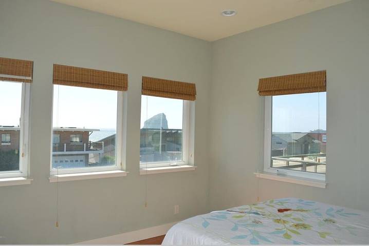 Vacation house for 10 people, with balcony in Pacific City