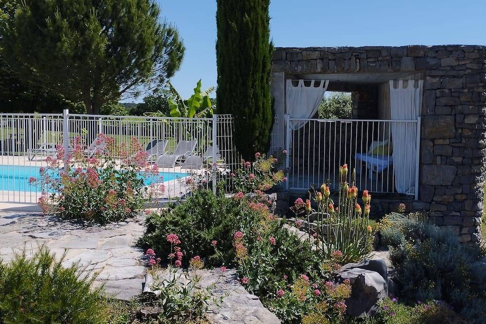 Südliche Ardèche Mazet mit privatem Pool, großer flacher Garten in Les Vans, Parc naturel régional des Monts d'Ardèche