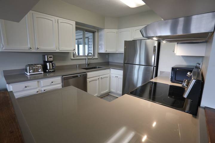 Vacation rental for 9 people, with yard in Pacific City