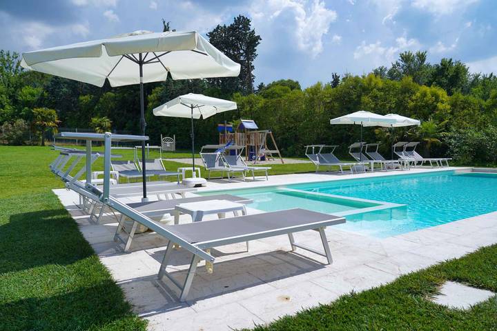 Hütte für 4 Personen, mit Garten, mit Haustier am Gardasee