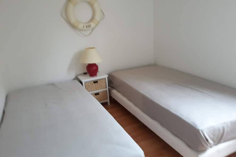 Entire apartment, Appartement à 50 m de la mer in Ouistreham, Caen region