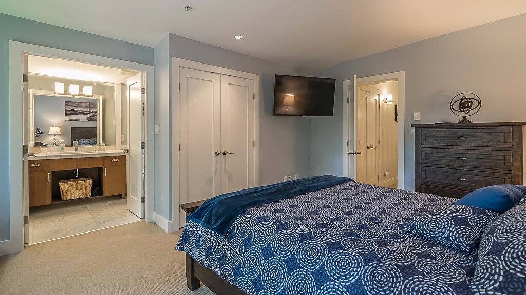 Luxuriöses Stadthaus im Wald -5 min zum Strand in Parksville, Regional District of Nanaimo