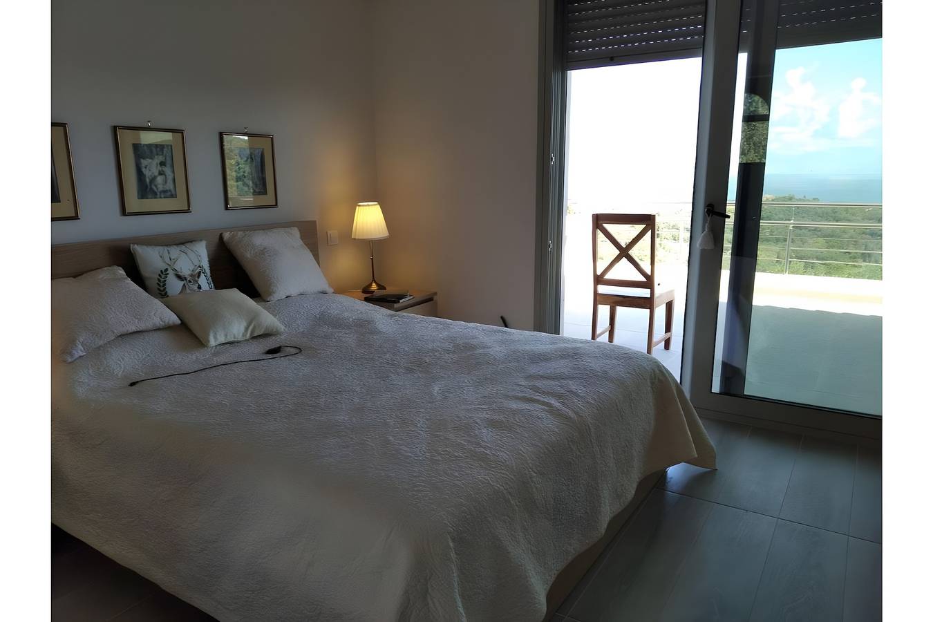 Villa 'Niarchos' met zeezicht, wifi en airconditioning in Corfu