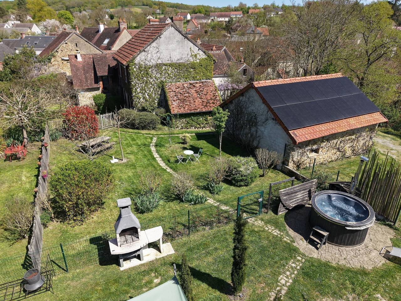 Maison de charme avec piscine, proche de la Creuse et attractions touristiques in Le Menoux, Région de Châteauroux