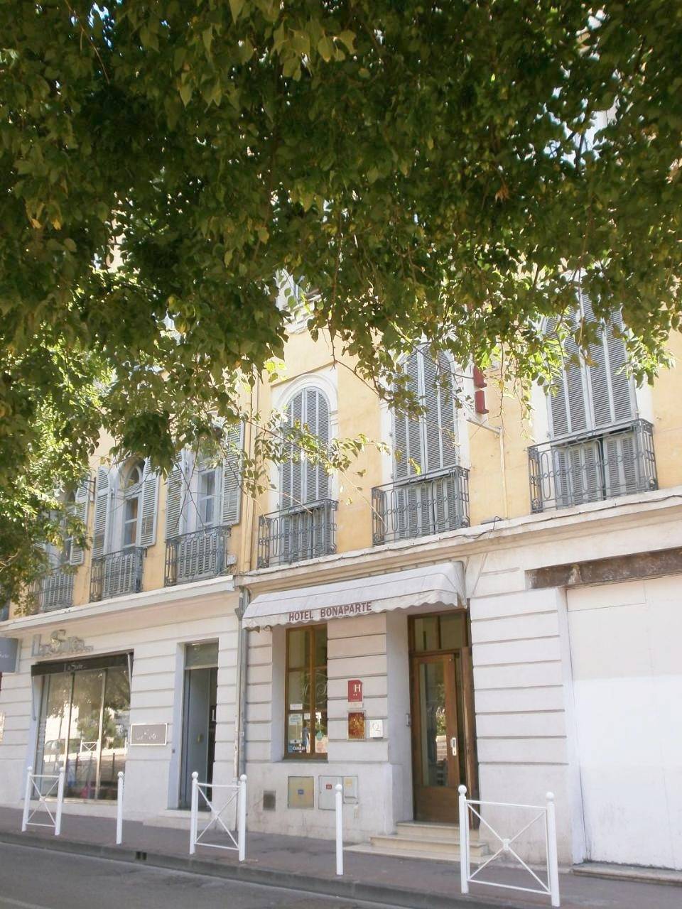 Classic room in Toulon, Côte méditerranéenne (France)