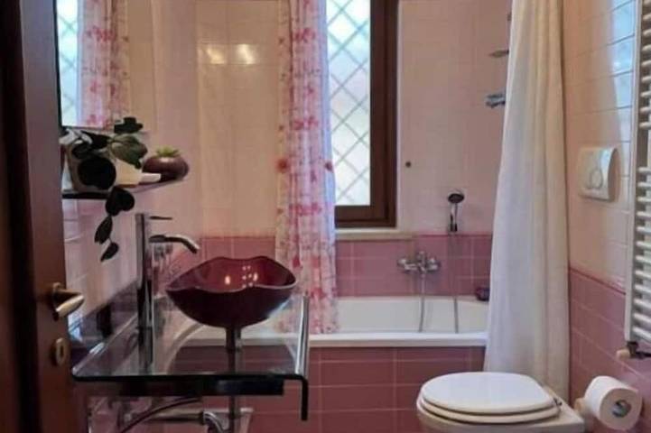Entire apartment, Elegant apartment near fiumicino in Fiumicino, Rome Province
