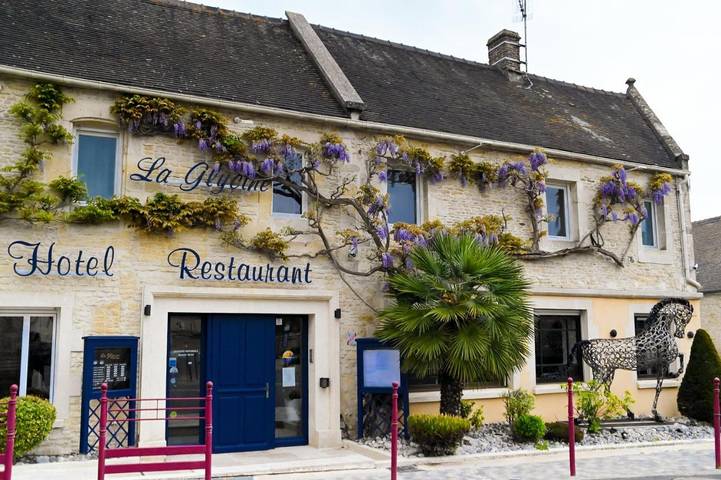 Hôtel pour 2 personnes, avec terrasse et jacuzzi, animaux acceptés à Bénouville