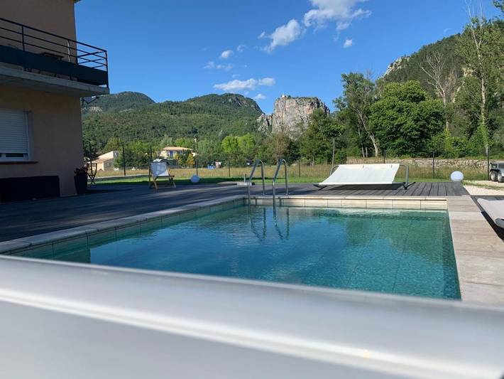 Maison d’hôte pour 2 personnes, avec Balcon et Terrasse ainsi que Jardin et Piscine à Castellane