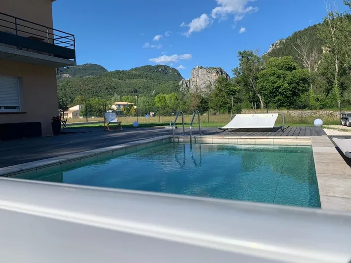 Casa de huéspuedes para 2 personas, con vistas además de jardín y piscina - 1