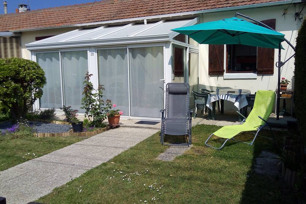 Charming south facing house completely renovated with garden in Dives-sur-Mer, Lisieux region