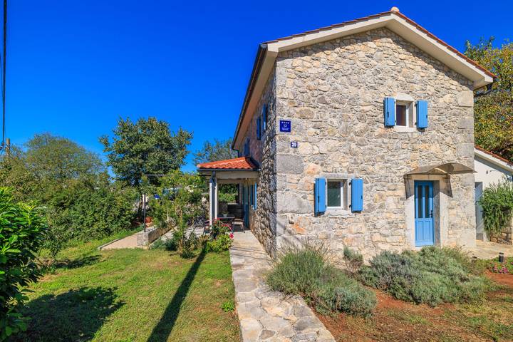 Ferienhaus für 6 Personen, mit Terrasse und Garten in Skrbčići