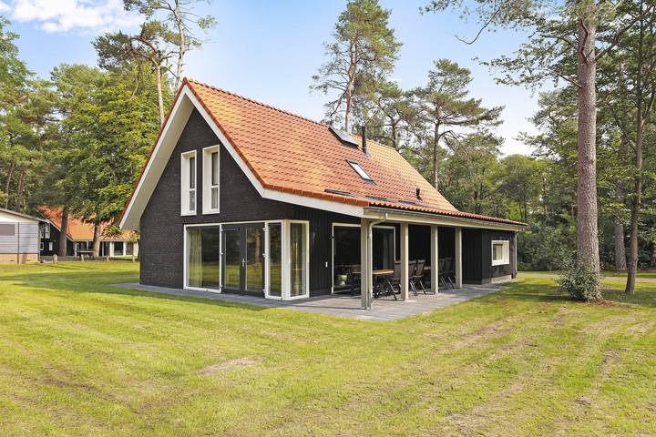Bungalow voor 12 personen, met balkon/terras en terras in Beekbergen