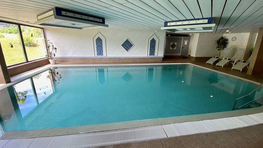 Ferienwohnung für 4 Personen, mit Balkon und Pool sowie Sauna in Baiersbronn - 2