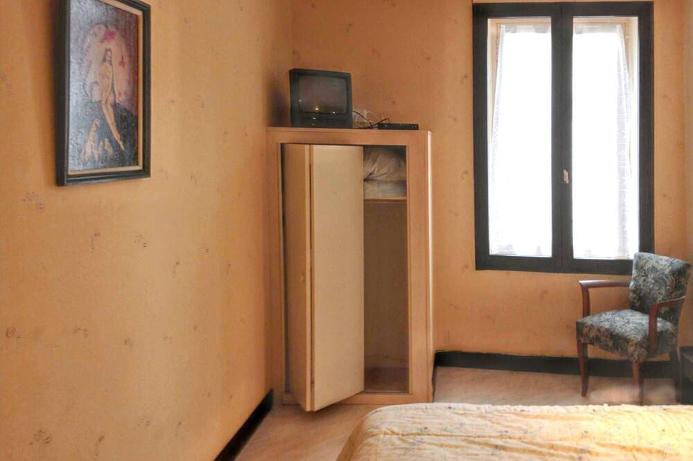 Apartamento entero, Homerez - Apartamento en Néris-les-Bains. in Néris-les-Bains, Región de Montluçon