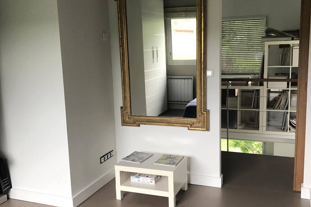 Beautiful architect-designed house in a quiet green setting in Montferrier-sur-Lez, Montpellier region