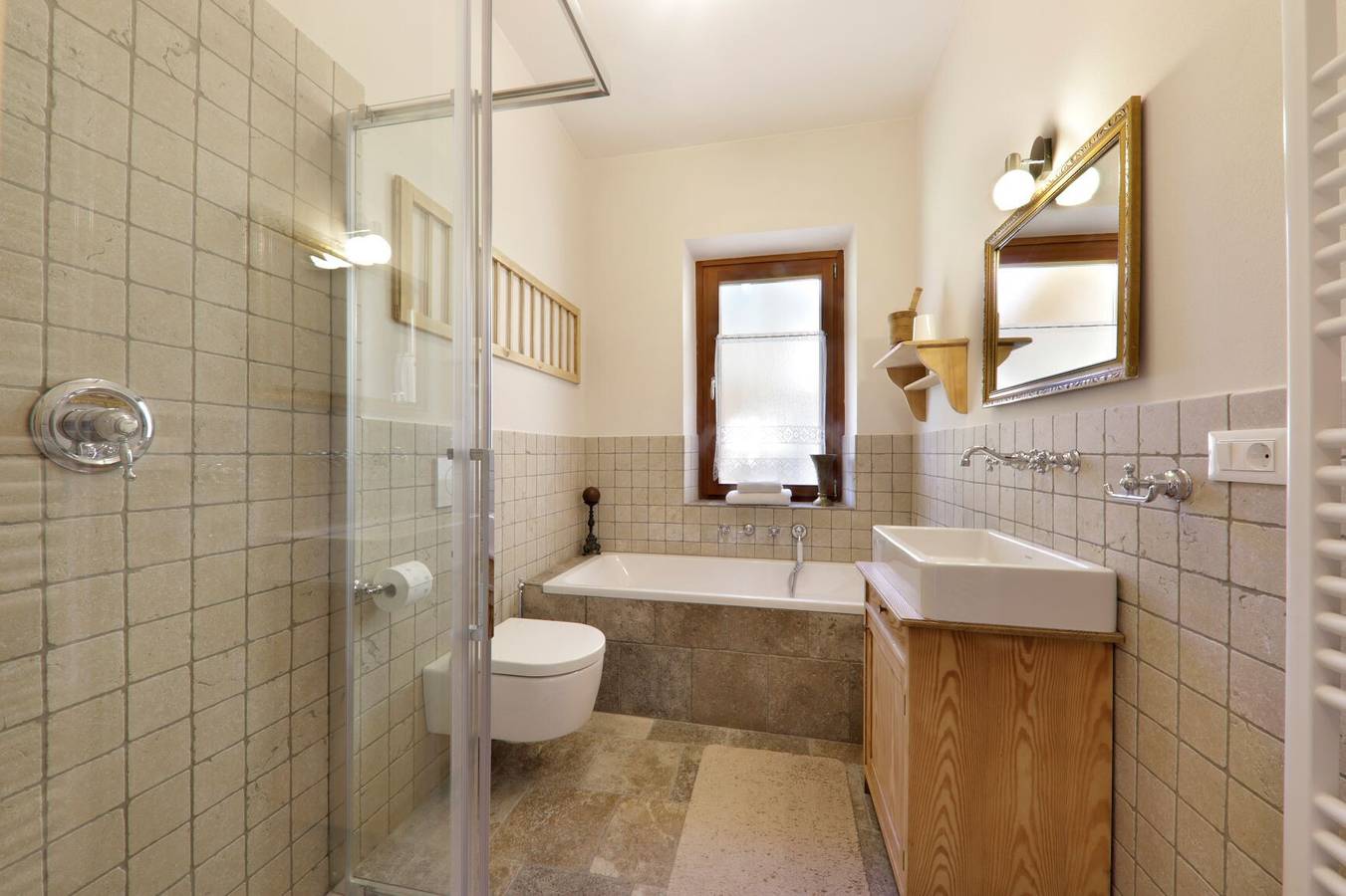 Ganze Wohnung, Ferienwohnung "Mooskofel" auf dem Baumannhof mit Wlan & Balkon in Gfrill - Caprile, Tisens