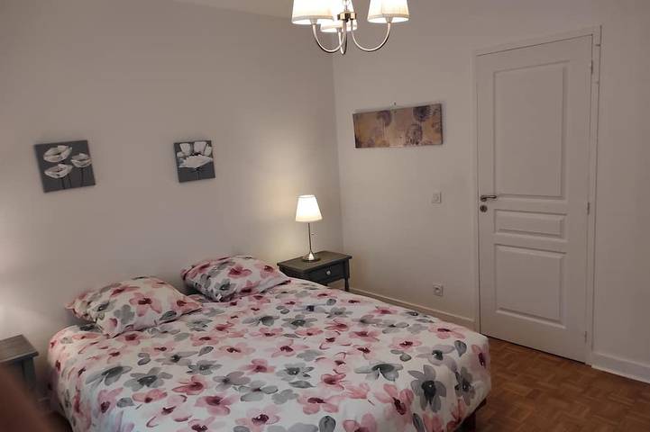 Location de vacances pour 6 personnes, avec terrasse et jardin à Henvic - 3