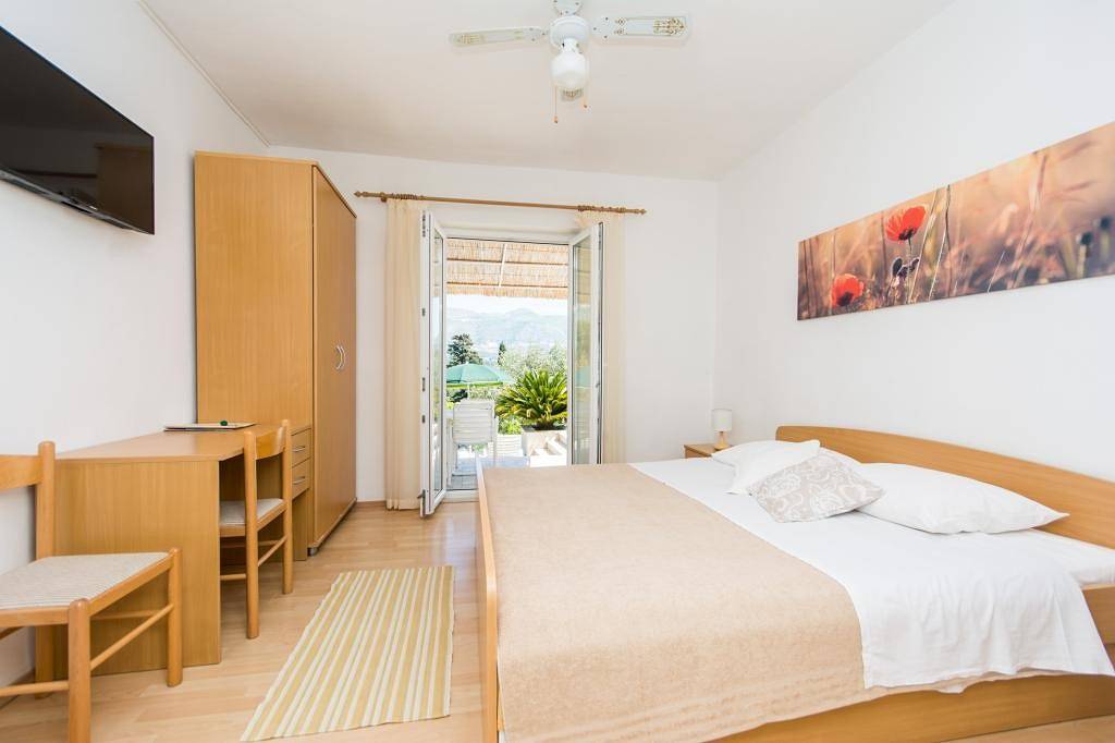 Helt studio, Apartments & Rooms Jokovic-Deluxe Studio Apartment with Terrace and Partial Sea View (Soba 6) in Općina Župa dubrovačka, Dubrovnik-Neretva