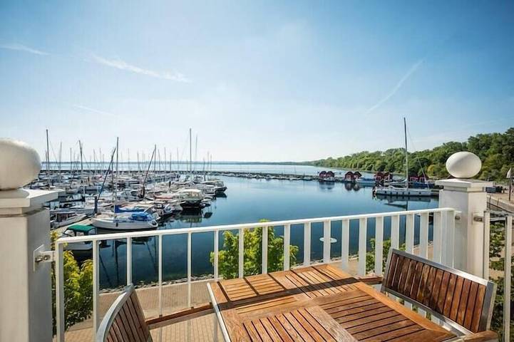 Ferienwohnung für 4 Personen, mit Balkon und Whirlpool sowie Pool und Sauna in der Wohlenberger Wiek