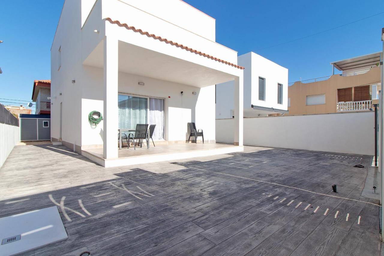 Global Vacacional, Moderno chalet en la playa de Almenara in Playa de Almenara, Almenara