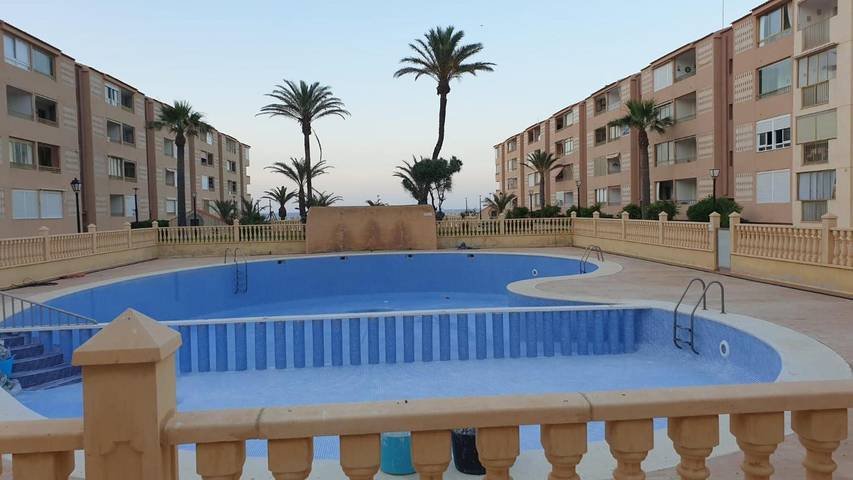Entire apartment, Apartment 'Oasis Paradise  La Manga' with Sea View, Wi-Fi and Air Conditioning in Playa Ensenada del Esparto (La Manga), San Javier