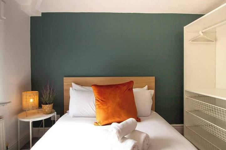 Stylish Comfort: 2Br Home in the heart of Wigan in Wigan, Grand Manchester