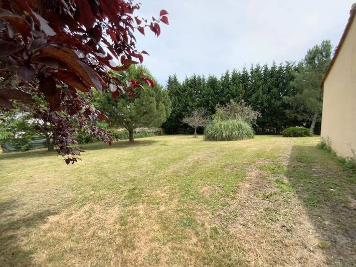 Location de vacances pour 6 personnes, avec terrasse et jardin à Yvrac - 3