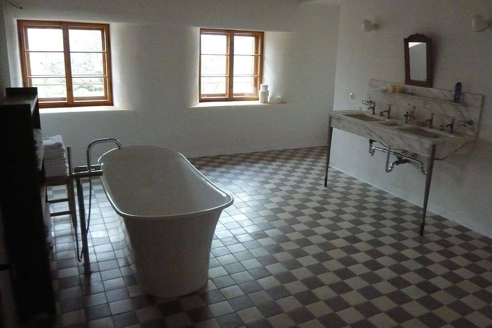 Alleinlagehof Halmberg Chiemgau, Reiterhof, viel Natur, Tiere in Soyen, Landkreis Rosenheim