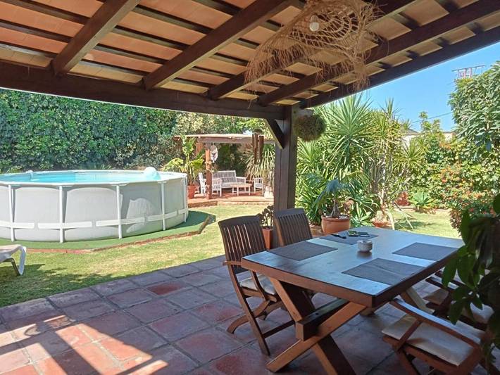 Apartamento para 5 personas, con piscina y jardín, Se admiten mascotas en Playa de Bolonia