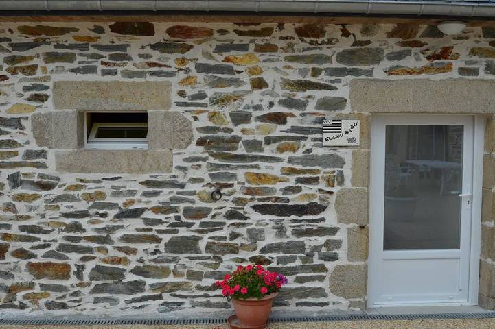 Gîte pour 3 personnes, avec Jardin à Cast - 4