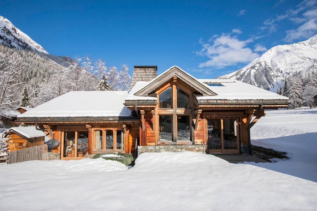 Chalets Bonheur 6Br Sauna Sleeps 10 in Les Grandes Montets, Chamonix-Mont-Blanc