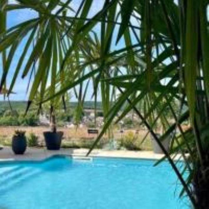 Hôtel pour 2 personnes, avec Terrasse et Jardin ainsi que Piscine et Vue