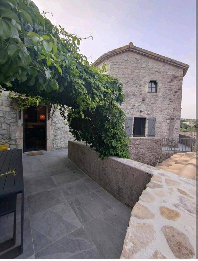 Le Clos des Ducs, Maison Familiale centre Balazuc proche plage 2 à 8 personnes in Balazuc, Ardèche