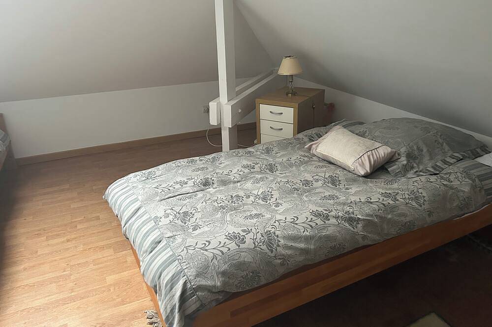 Lavender room with twin beds, long Zen infrared heating and softness in Étaples, Montreuil und Umgebung