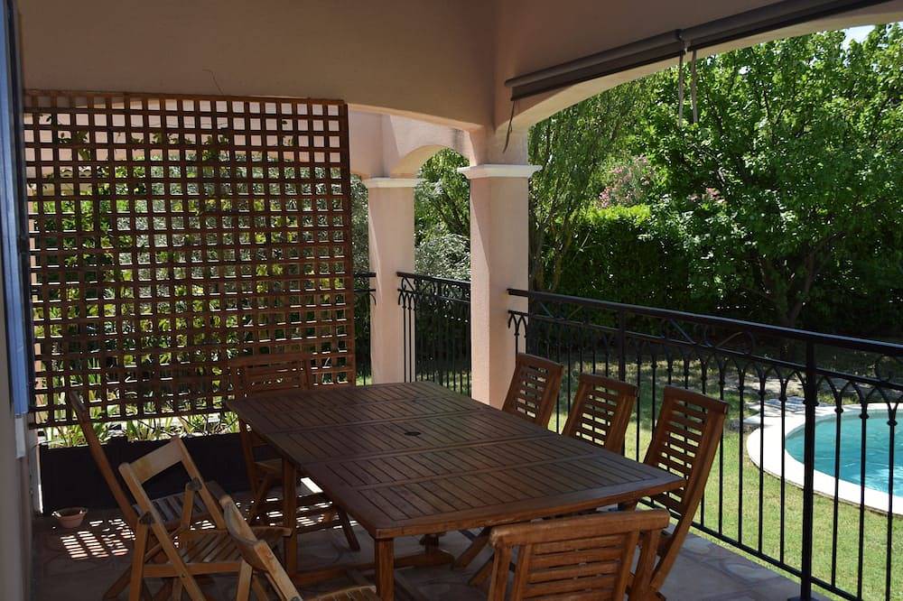 Villa mit privatem Pool, ruhig und nicht zu übersehen in der Nähe von Avignon in Althen-des-Paluds, Vaucluse