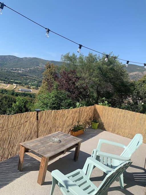 Appartement entier, Appartement 35m2 climatisé a 10 min d’Ajaccio in Alata, Région d'Ajaccio