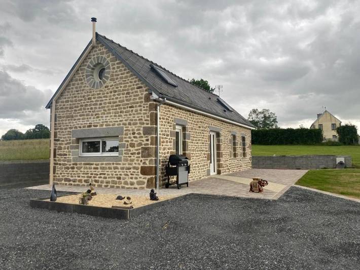 Location de vacances pour 4 personnes, avec terrasse et jardin à La Trinité (Manche)